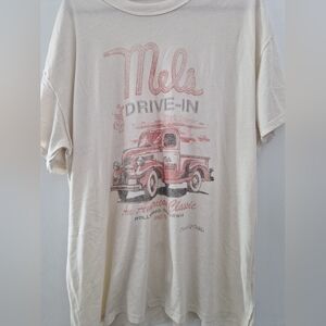 Lauren Moshi x Mel's Diner oversized tee